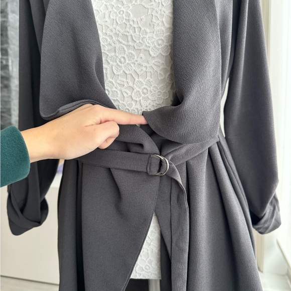 Grey Multi Functional Cardigan (size small) - LA brand - Picture 4 of 6